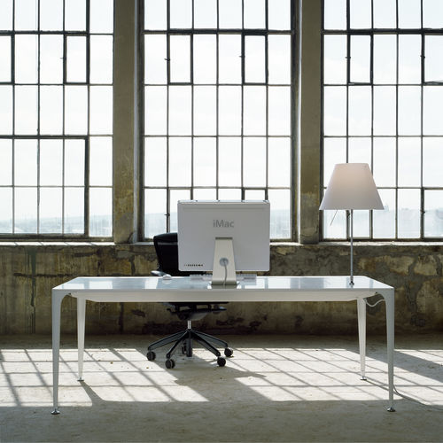 Bureau de direction - ITABLE - AMOS DESIGN - minimaliste / en acier / en Corian®