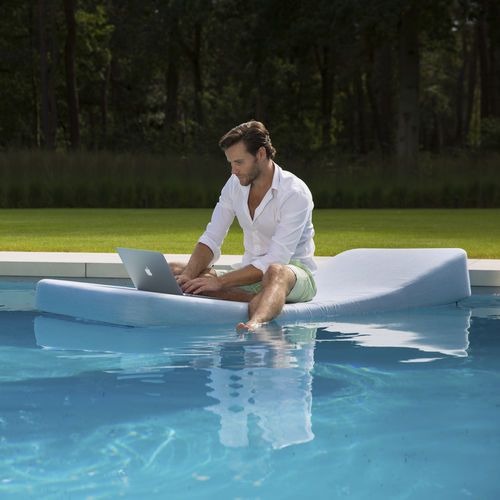 Bain de soleil contemporain - JACKIE FLOATING LOUNGER - Mr Blue Sky