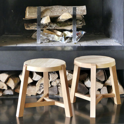 Tabouret contemporain - Y - AUERBERG - en chêne / en frêne / avec piètement en chêne