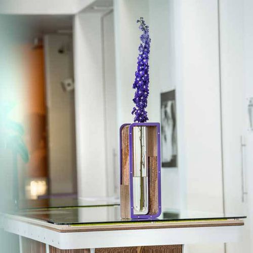 Vase design original - TO BE - Lessmore - en verre / bois / en aluminium