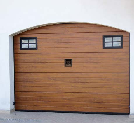Porte de garage sectionnelle - Sergipe - SILVELOX GROUP SPA - en acier galvanisé / automatique / manuelle