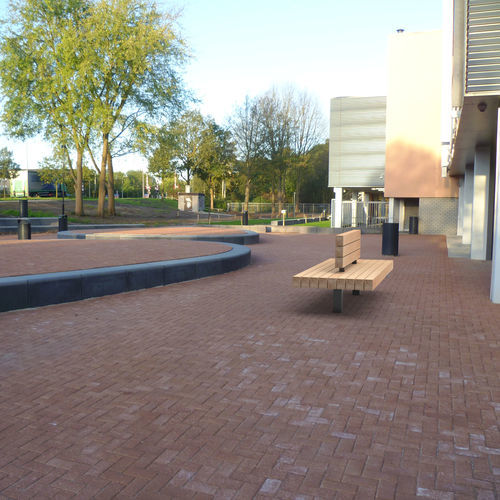 Banc public contemporain - MODULO- CONFORT A - CROSO FRANCE - en bois exotique / en acier galvanisé / avec dossier