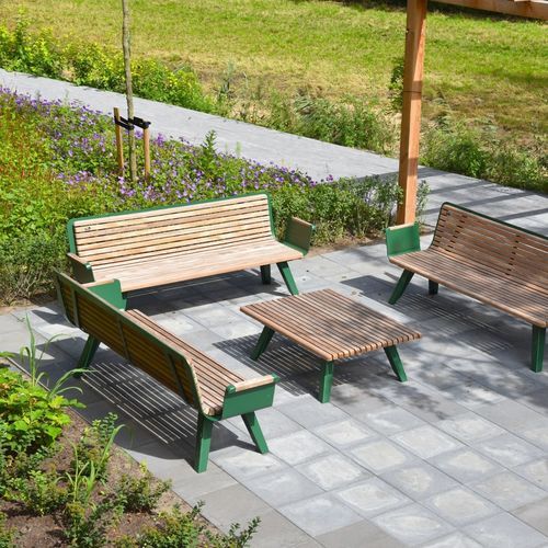 Ensemble table et bancs contemporain - RETRO - CROSO FRANCE - en bois exotique / en acier galvanisé / urbain