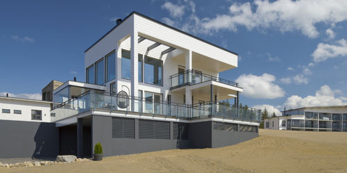 Maison préfabriquée - VILLA ALBATROSSI - Polar Life Haus - écologique / contemporaine / avec terrasse