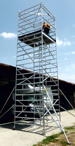 Échafaudage en aluminium - ALUPONT QUADRO - Frigerio Carpenterie - sur roulettes