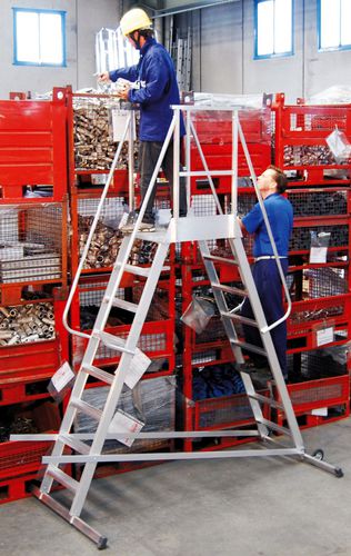 Échelle avec plateforme de travail - 6088 - 6088P - Frigerio Carpenterie - à poser / en aluminium
