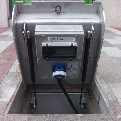 Borne unité au sol - TYPE 1 - Kent Stainless - de distribution électrique / escamotable / en inox
