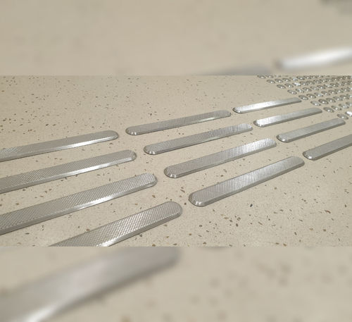 Bande de guidage en acier inox - DIAMOND WARNING - Kent Stainless - podotactile