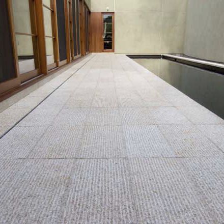 Carrelage en granit - TILES : SILVER GREY - DVTSTONE - flammé / sablé / lisse