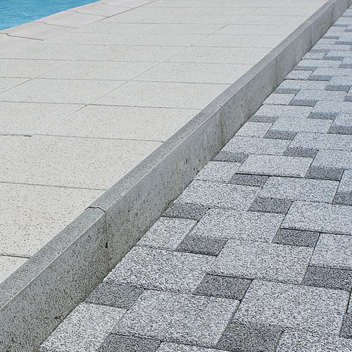 Bordure de jardin - Heinrich & Boch - pour trottoir / en béton / linéaire