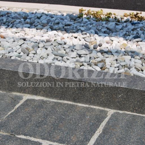 Bordure de jardin - DELGORSA® : KERBS  - ODORIZZI soluzioni in pietra - pour trottoir / en porphyre / linéaire