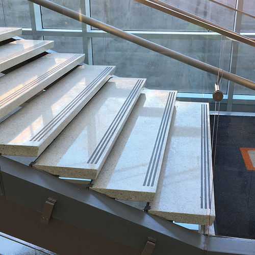Marche époxy - Tectura Designs - en terrazzo