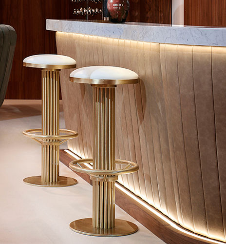 Tabouret de bar contemporain - KELLY - Essential Home - en cuir / avec piètement en laiton poli / piètement central