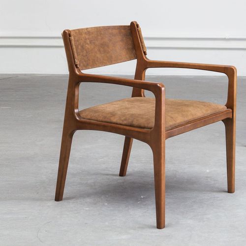 Fauteuil classique - HELGA - Estudiobola - en cuir / en tissu / en bois