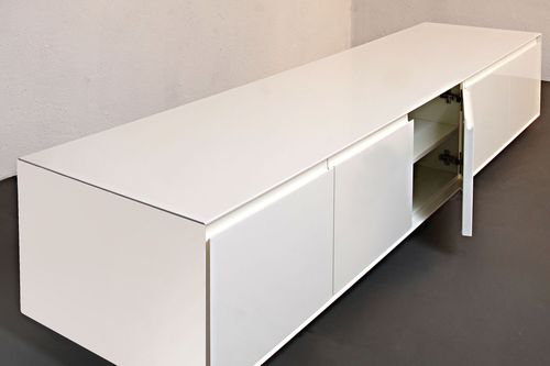 Buffet contemporain - Estudiobola - en MDF laqué / blanc