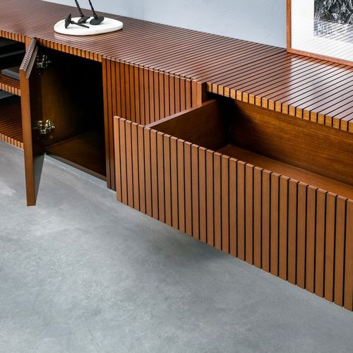 Buffet sur pieds hauts - SOMA - Estudiobola - contemporain / en bois / avec tiroirs