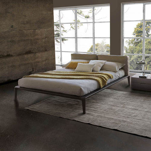 Lit double - WIDE - Mobilform - contemporain / avec tête de lit en cuir / en bois