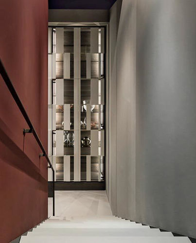 Vitrine contemporaine - HIDE - Shake Design - sur piétement / en verre