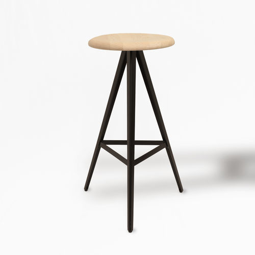 Tabouret de bar design industriel - AKY 61  - Traba' - en frêne / en bois massif / avec piètement en métal peint