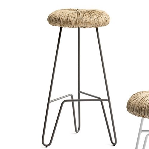 Tabouret de bar contemporain - DONUT - Mogg - en paille / avec piètement en métal / 3 pieds