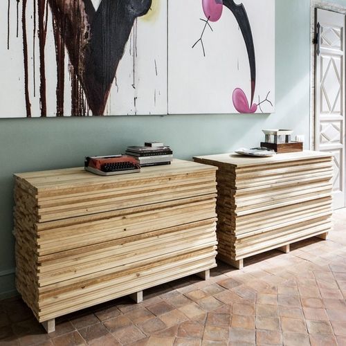 Commode design original - ORDINARYDAY - Mogg - en bois massif / 4 tiroirs