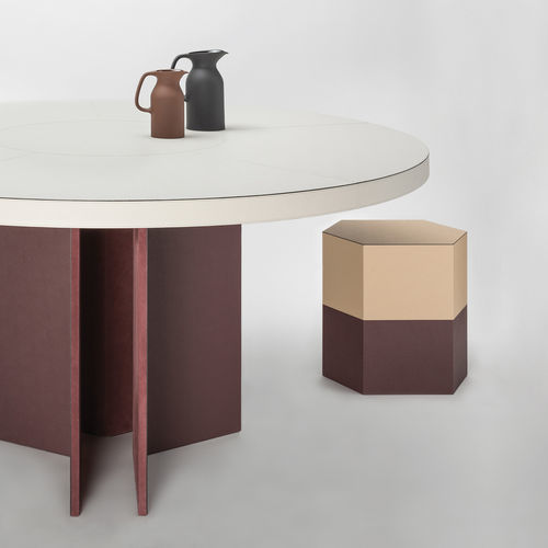 Tabouret contemporain - Giobagnara - en cuir / avec piètement en bois / avec piètement en cuir