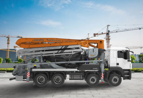 Pompe à béton mobile - K67H - CIFA S.p.A - montée sur camion