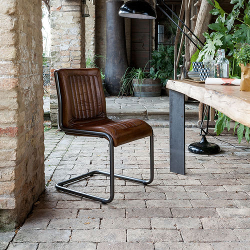 Chaise contemporaine - SAN DIEGO - Devina Nais - d'intérieur / en cuir / avec piètement en fer