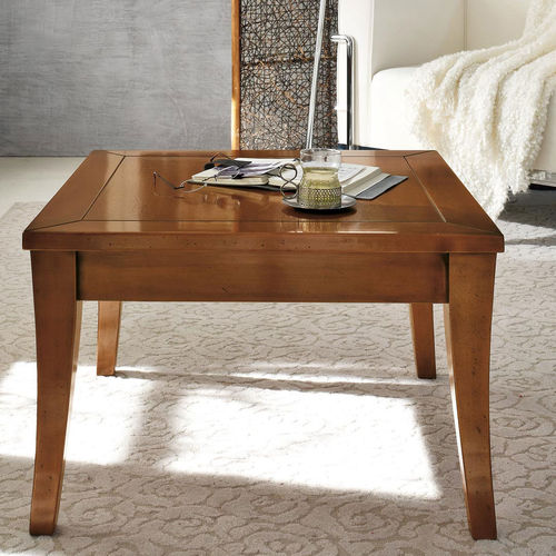 Table basse contemporaine - Devina Nais - en bois massif / rectangulaire / carrée