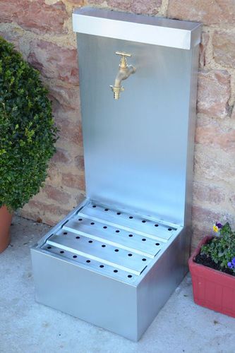 Fontaine de jardin - JONQUILLE - MISTERZINC - en zinc / contemporaine