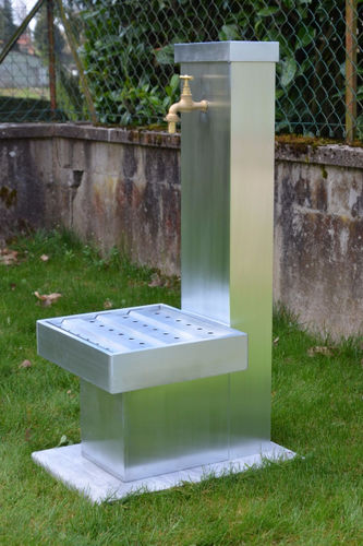 Fontaine de jardin - CHARDON - MISTERZINC - en zinc / contemporaine