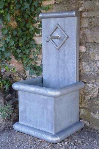Fontaine de jardin - NYMPHEA - MISTERZINC - en zinc / contemporaine