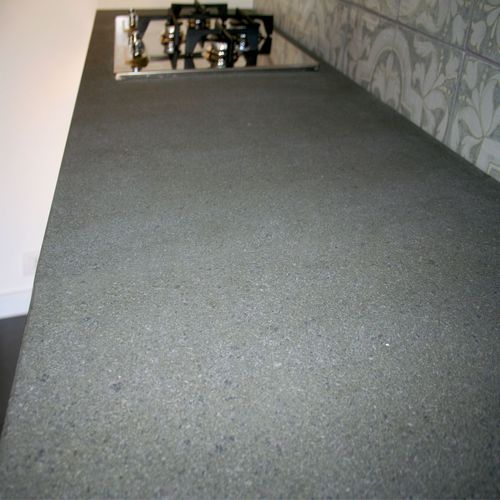 Plan de travail en pierre de lave - BASALTIC : PIANALE - Ceramiche Militello art & design S.R.L - de cuisine / gris / finition mat