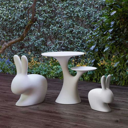 Table contemporaine - RABBIT TREE - Qeeboo - en polyéthylène / avec piètement en polyéthylène / ronde