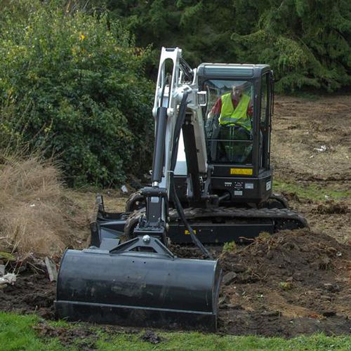 Pelle mini - E45 - BOBCAT - sur chenilles / compacte / pivotante