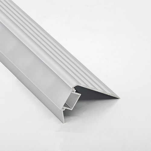 Nez de marche en aluminium anodisé - 30X45 - ALUMACER® - avec profil éclairant à LED