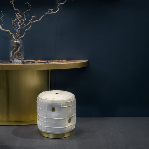 Pouf contemporain - OLIVIA - Arcahorn - en tissu / en cuir / en bois