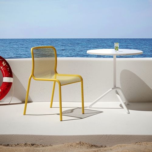 Chaise contemporaine - MOMO NET 2 - Colos - d'extérieur / en résille / avec piètement en métal peint