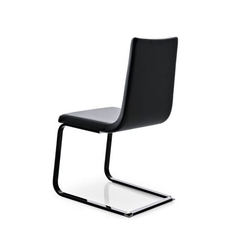 Chaise contemporaine - SCHWINGER - Point srl - d'intérieur / en cuir / avec piètement en hêtre