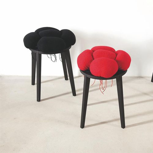Tabouret contemporain - BLACK FOREST STOOL - RAUMGESTALT - en feutre / en laine / avec piètement en bois