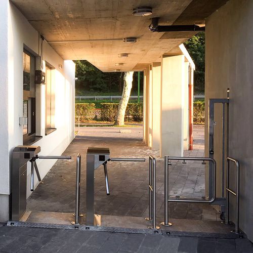 Barrière de contrôle d'accès - EMERGENCY  - TiSO - battante / en inox / en verre