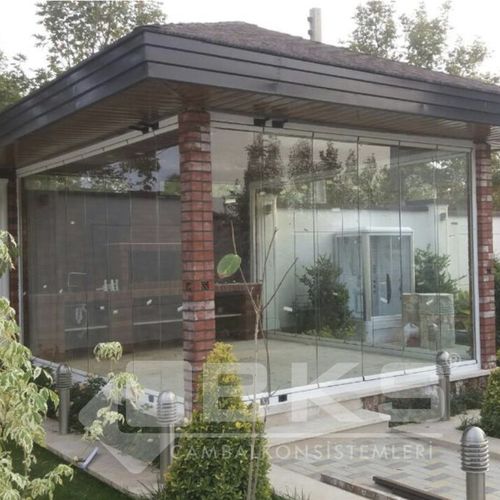 Baie vitrée pliante - GLASS DOOR SYSTEM - BKS balcony glazing systems - en aluminium / 3 vantaux / 1 vantail