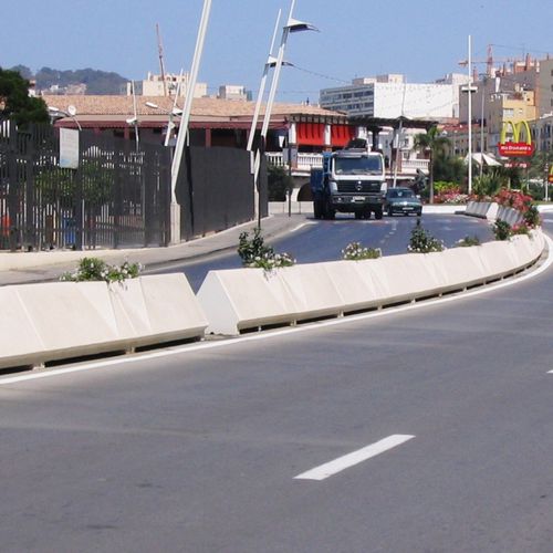 Jardinière en béton - ZAPHIR - Mago Urban - contemporaine / pour espace public / d'extérieur