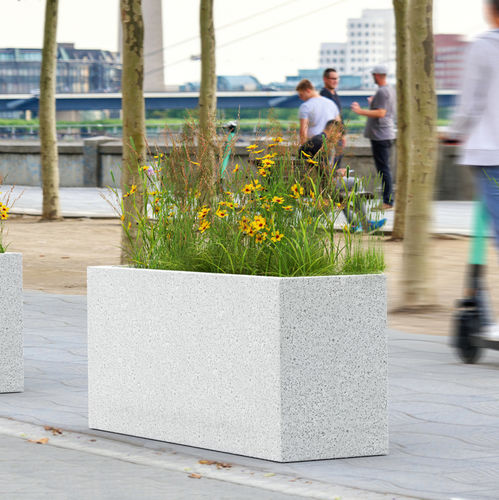 Jardinière en béton - Lis - Mago Urban - rectangulaire / contemporaine / pour espace public