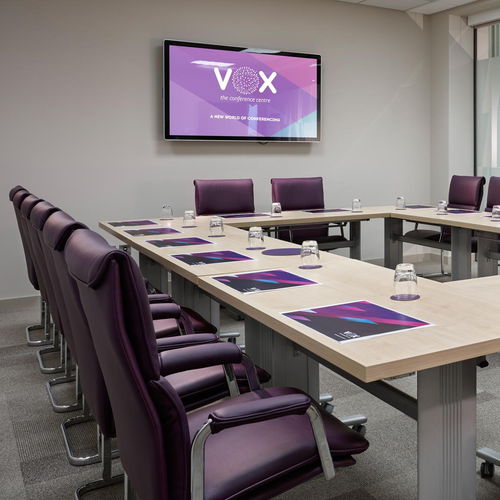 Table contemporaine - FLIP-TOP - Forbes Group Ltd - aluminium / en stratifié / avec piètement en acier