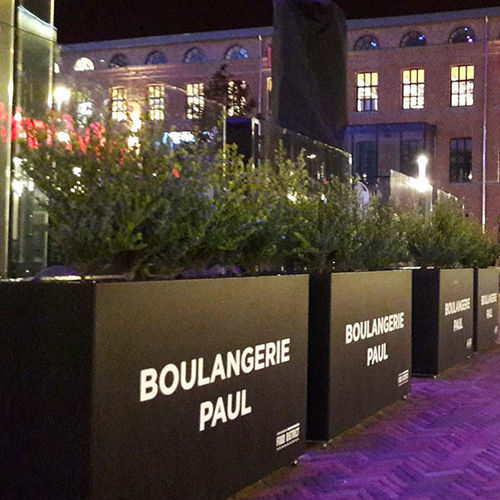 Paravent contemporain - Fleury Brugge - Van Hoof - en aluminium / pour espace public / pour boulangerie