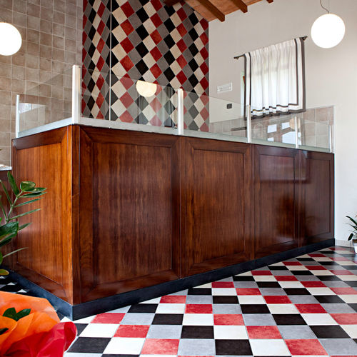 Comptoir de bar - TRATTORIA E PIZZERIA SENATO  VIGASIO (VR) - Pasquini Marino - en bois / droit