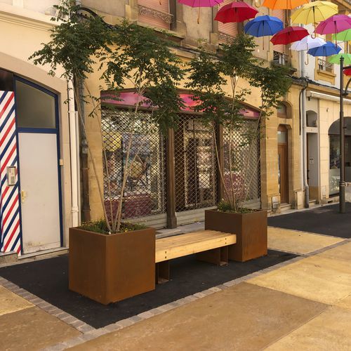 Banc public contemporain - PK70 - en mélèze / en acier corten / modulaire