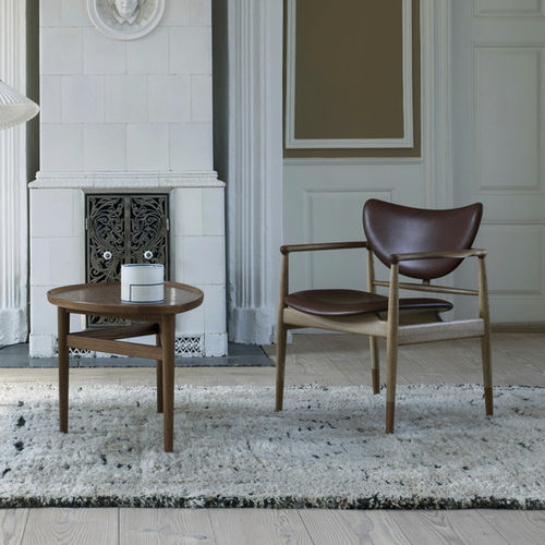 Fauteuil design scandinave - 48 - Finn Juhl - en cuir / en tissu / en chêne