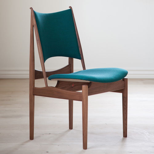 Chaise de salle à manger design scandinave - EGYPTIAN - Finn Juhl - d'intérieur / en tissu / en cuir
